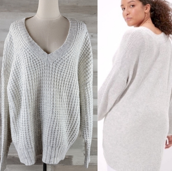 American Eagle Outfitters Sweaters - American Eagle Oversized Knit V Neck Light Gray Melange Sweater Large NWT